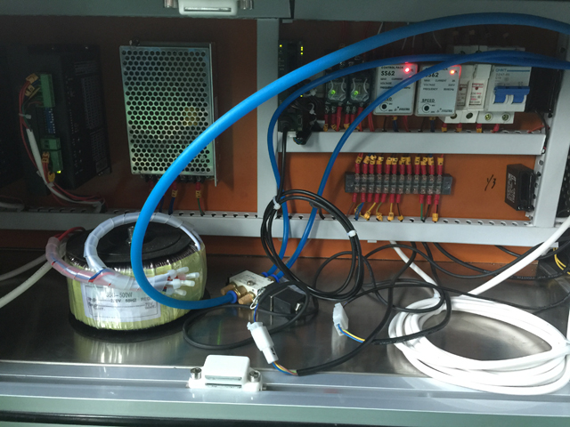 linh kiện điện tử cho máy dán nhãn.jpg